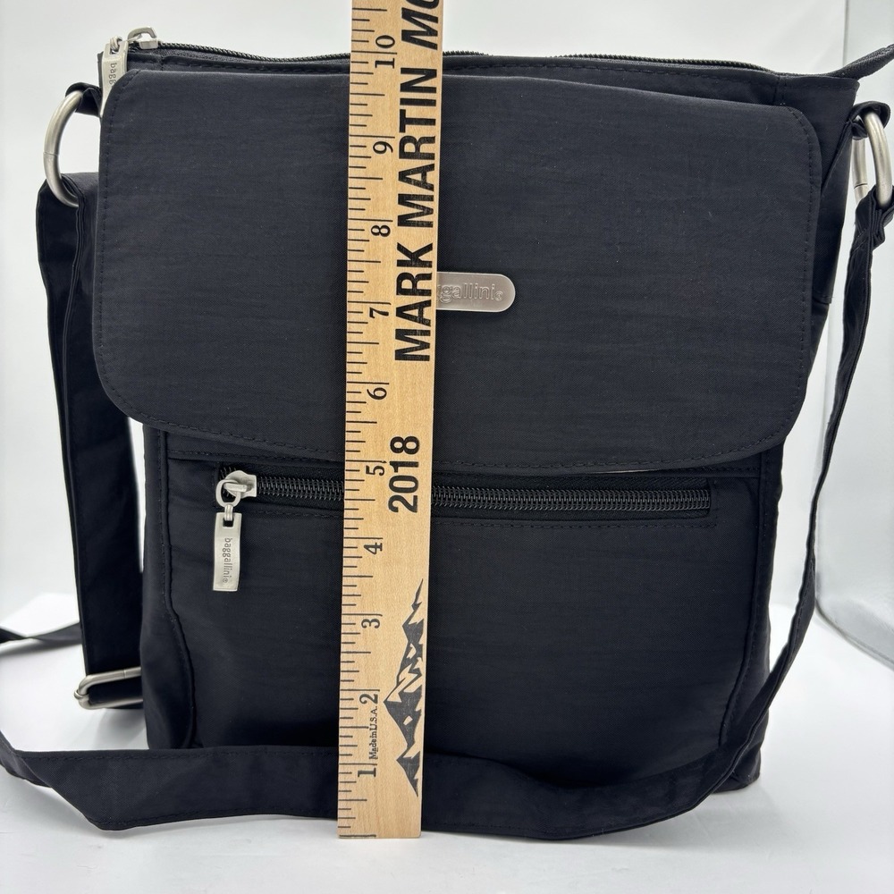 Designer Handbag BAGGALLINI Black Nylon Multi Pocket Travel Bag Purse Unisex - Picture 6 of 15